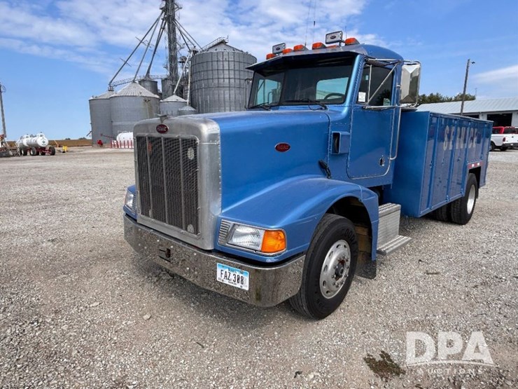 1988-peterbilt-377-image-2