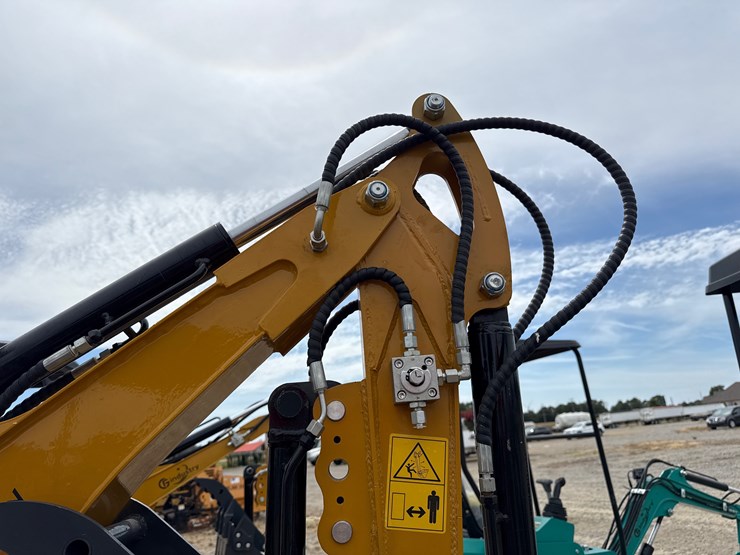 #220-•-#26490-•-unused-cfg-xz20r-mini-excavator-image-17