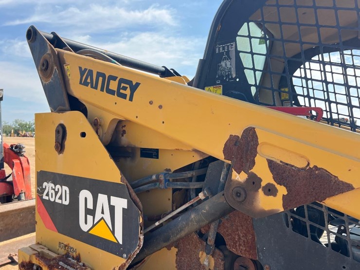2015-caterpillar-262d-image-20