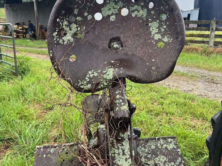 massey-harris-rear-end-image-15