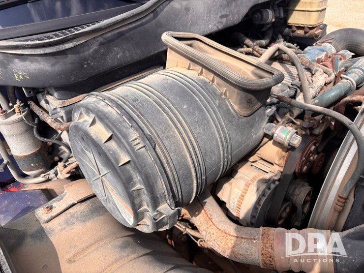 2006-international-durastar-4300-image-54
