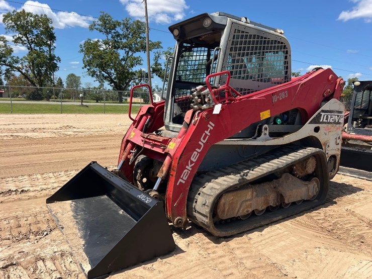 2019-takeuchi-tl12v2-image-8