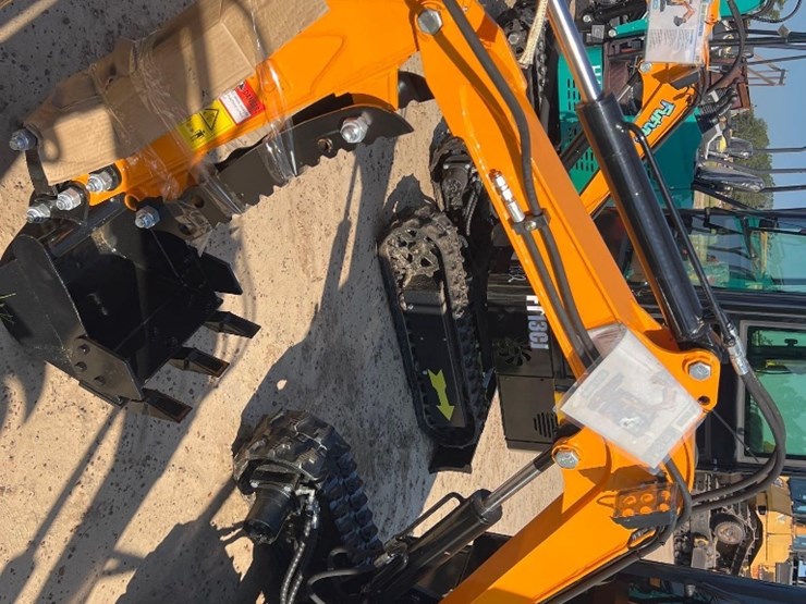 unused-future-ft13cj-excavator-image-11