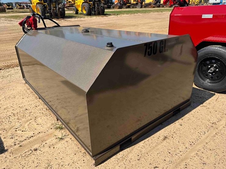 unused-x-star-750-gallon-fuel-tank-image-4