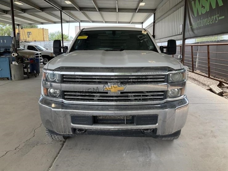 2016-chevrolet-silverado-2500hd-image-3