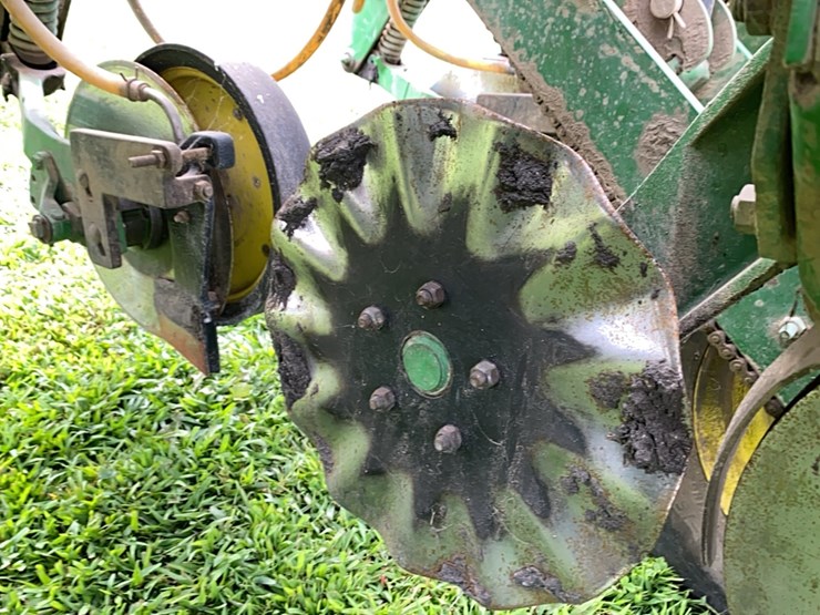 john-deere-1750-image-22