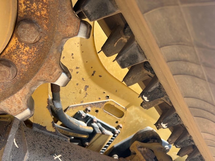 2022-caterpillar-259d3-image-21