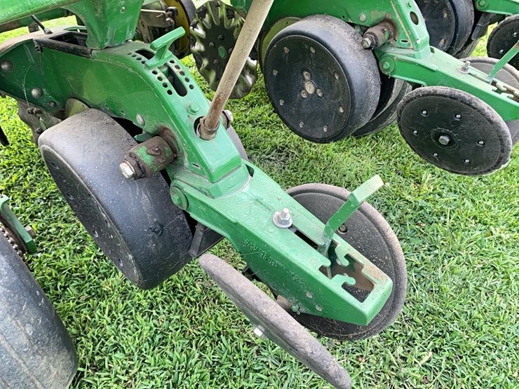 john-deere-1750-image-20
