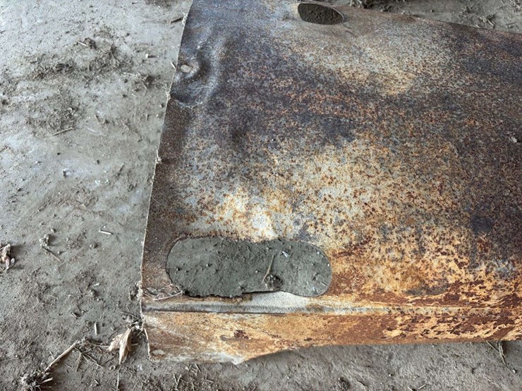 minneapolis-moline-sheet-metal-and-fuel-tank-image-12