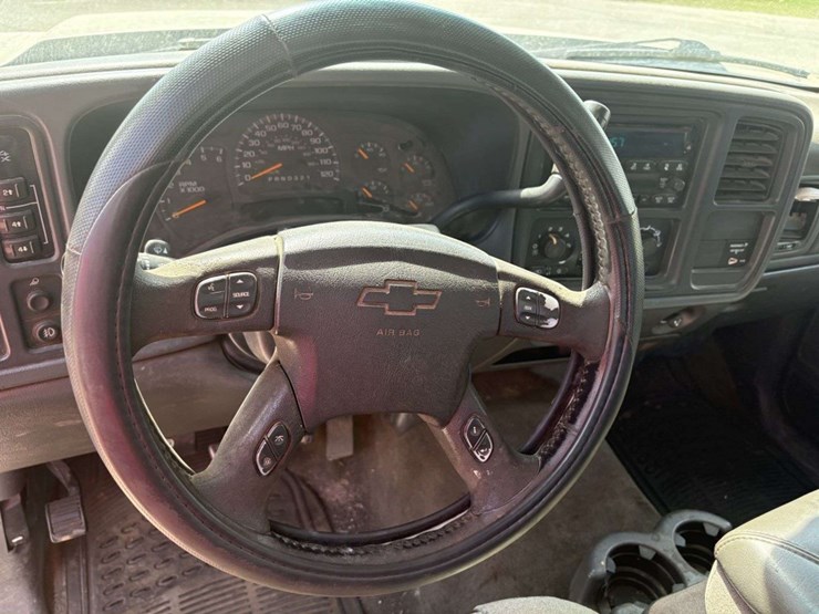 2006-chevy-silverado-2500hd-lt,-4x4,-6.0l,-auto-trans,-reg-cab,-8’-box,-pw,-auto-lights,-power-drive-image-28
