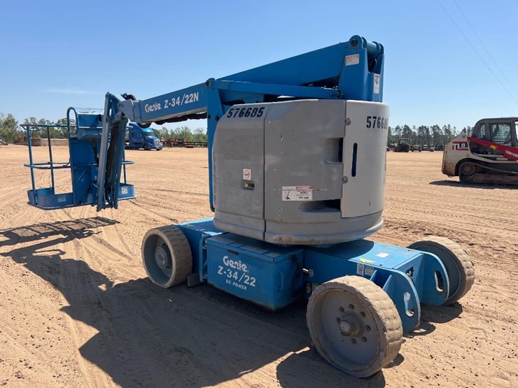 2005-genie-z-34/22-electric-telescopic-manlift-image-6