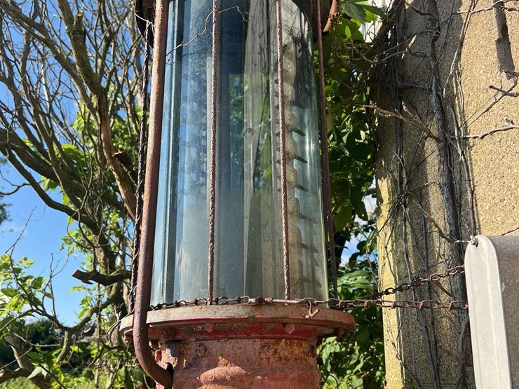 gilbert-&-barker-visible-gas-pump-image-10