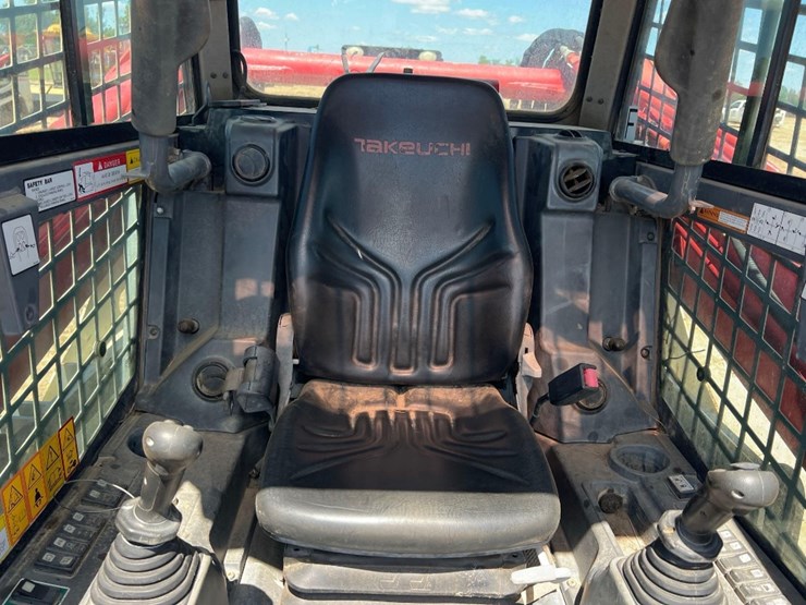 2019-takeuchi-tl12v2-image-25