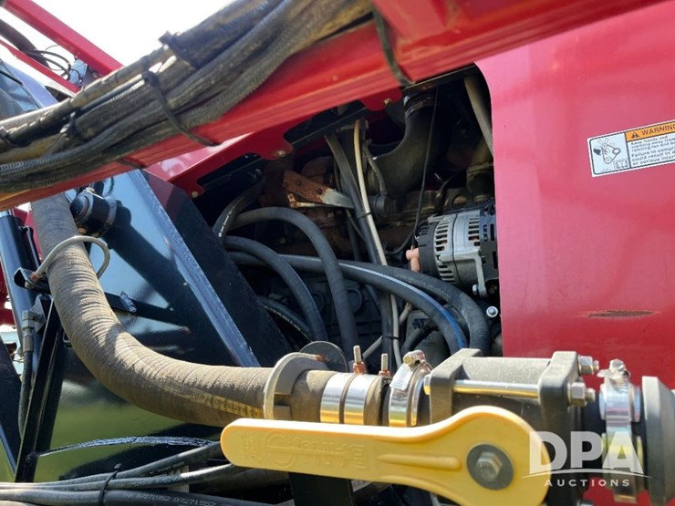 2011-case-ih-patriot-3330-image-34