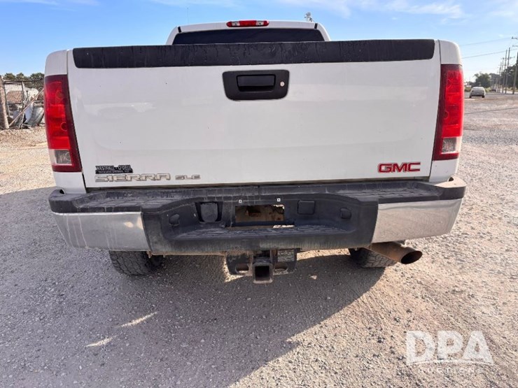 2013-gmc-2500-image-35