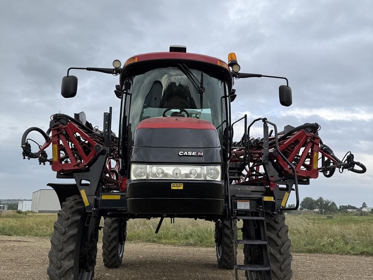 2020-case-ih-patriot-4440-image-3