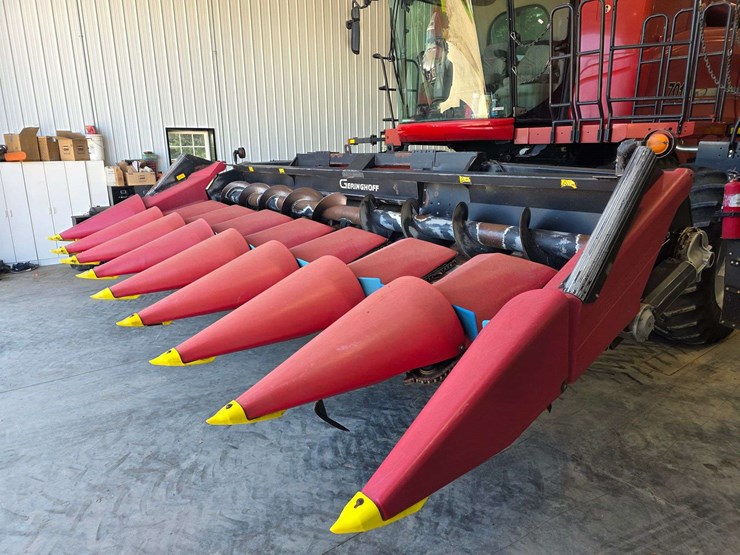 2001-geringhoff-rota-disc-8-row-30”-chopping-corn-head,-red-poly-snouts,-headsite,-flagship-hookup,-image-1