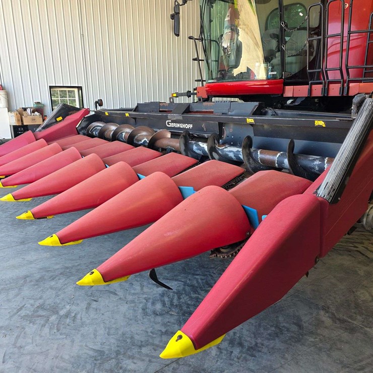 2001 Geringhoff Rota-Disc 8 Row 30” Chopping Corn Head, Red Poly Snouts, Headsite, Flagship Hookup,