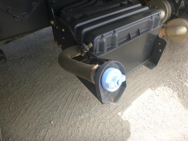 2013-ford-f650-image-10