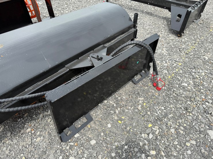 #2000-•-#26269-•-unused-giyi-77"-skid-steer-sweeper-dqsj250726-image-6