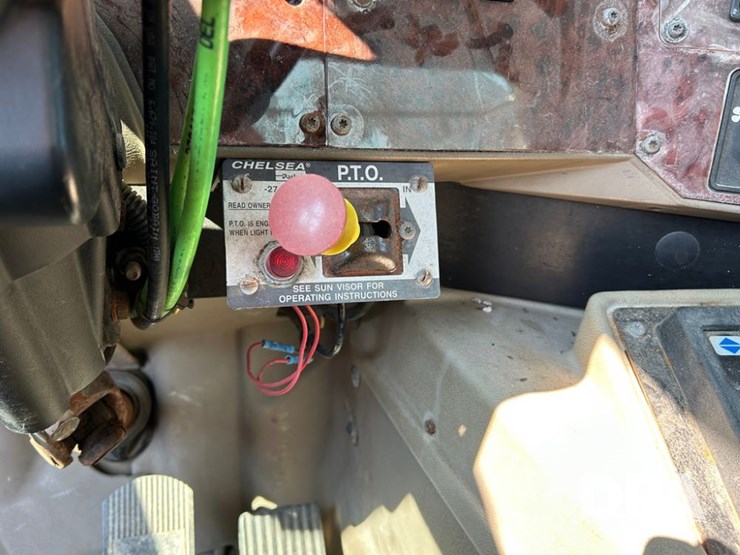 2006-ihc-9200i-van-truck-(cp0653,-unit-37745)-image-36