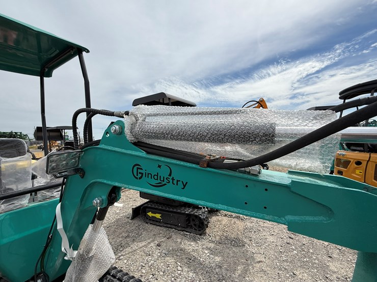 #220-•-#26486-•-unused-cfg-qh12r-mini-excavator-qh12r202507060556-image-16