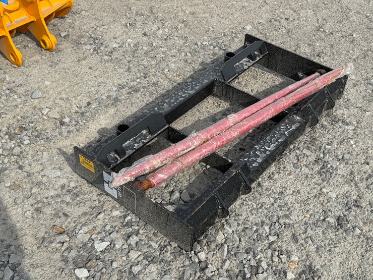#2000-•-#26341-•-unused-giyi-47"-skid-steer-bale-fork-cykec250771-image-4