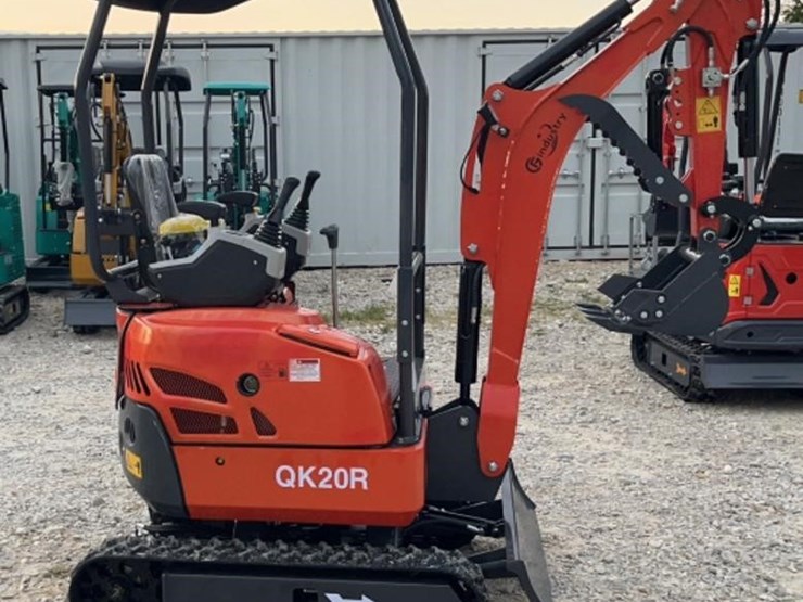 2025-cfg-qk20r-mini-excavator-image-4