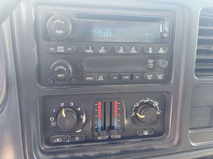 2006-chevy-silverado-2500hd-lt,-4x4,-6.0l,-auto-trans,-reg-cab,-8’-box,-pw,-auto-lights,-power-drive-image-30