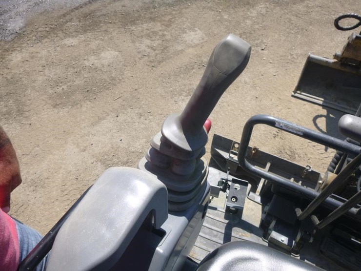 2022-deere-17g-image-10