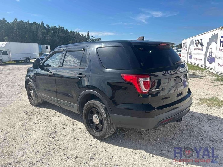 2016-ford-explorer-image-4