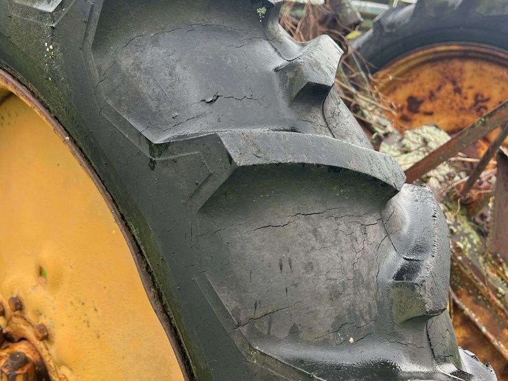 massey-harris-rear-end-image-18