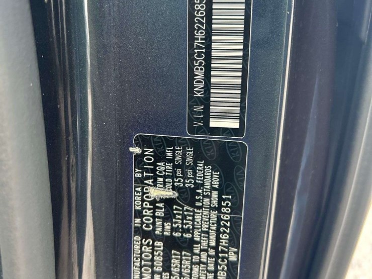 2017-kia-sedona-lx-image-5