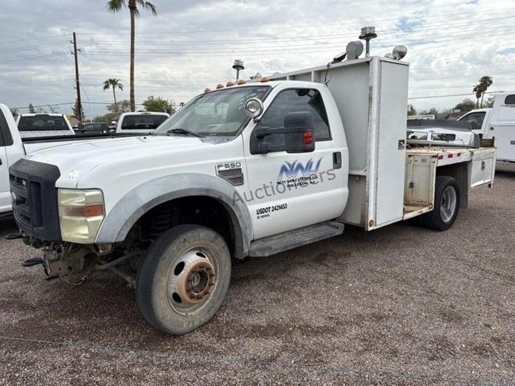 2010-ford-f550-image-1