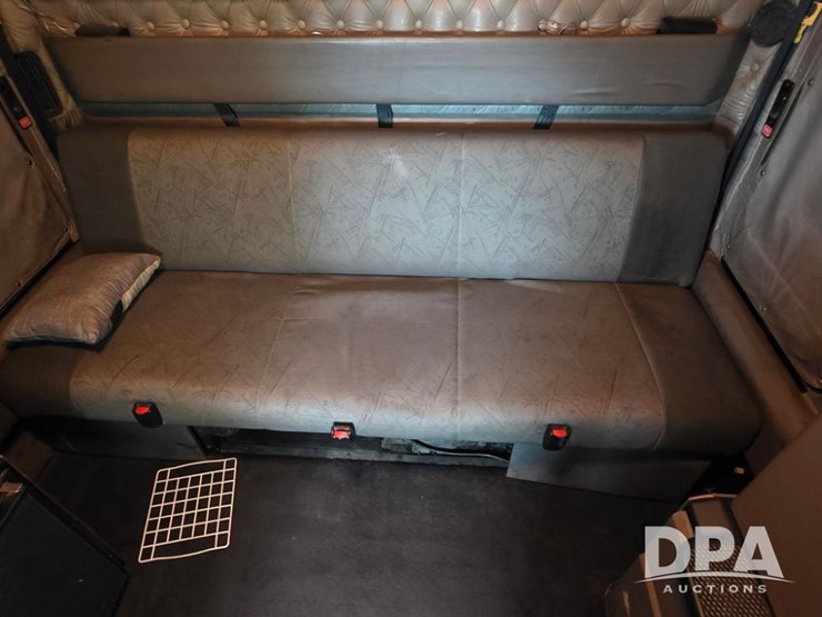 2008-kenworth-t660-image-47