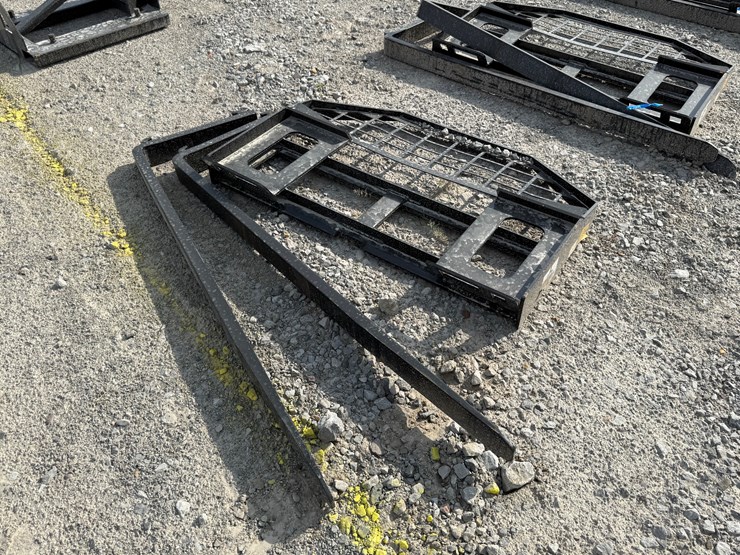 #2000-•-#26289-•-unused-giyi-gy-dhx-skid-steer-forks-image-1