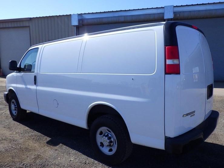 2014-chevrolet-express-2500-image-4