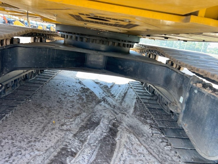 2019-caterpillar-330gc-image-23