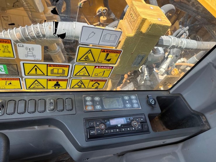 2018-caterpillar-318fl-image-31