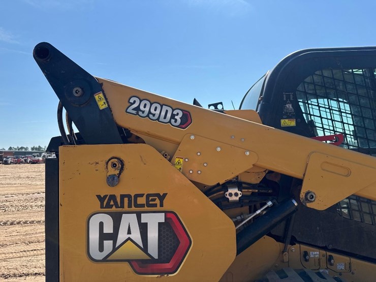2023-caterpillar-299d3-image-18