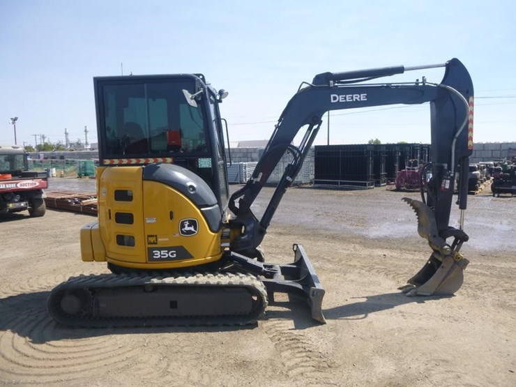 2022-deere-35g-image-28