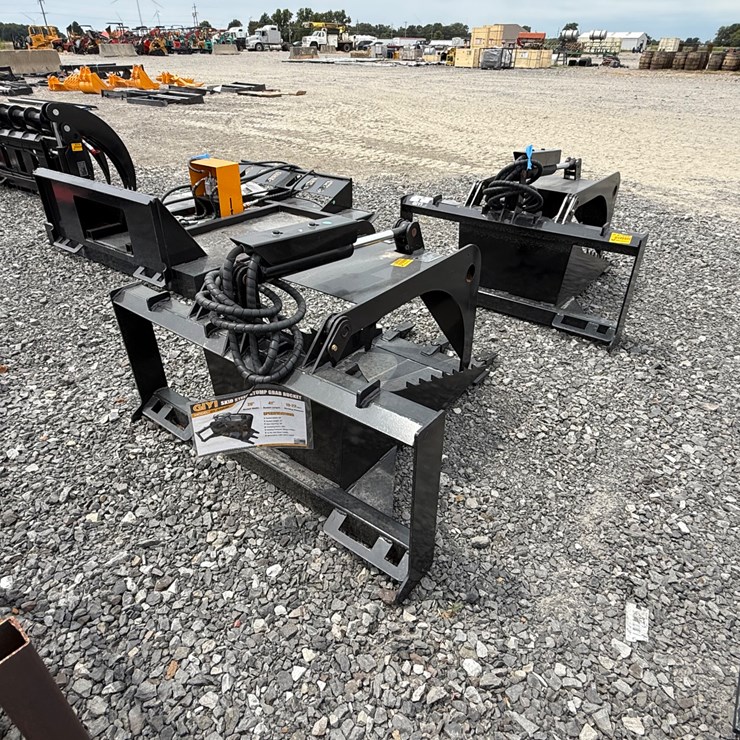 #2000 • #27010 • Unused GIYI GY-SGB20 Skid Steer Grapple Bucket D-SZCZD2506267