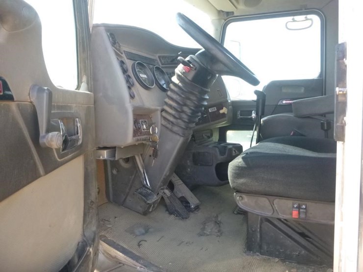 2009-kenworth-t370-image-14