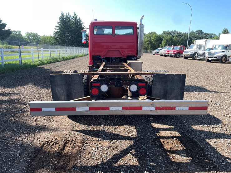 #2113-•-2003-freightliner-f170-cab-and-chassis-(has-mn-title)-image-4