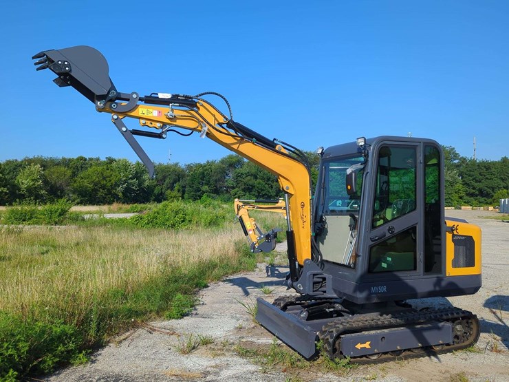 28-hp---cfg-industrial-mini-excavator-enclosed-cab---my50r---(2025)-image-1