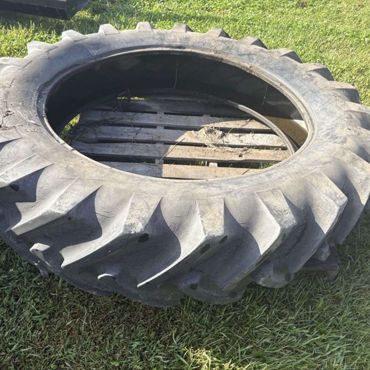 (1) 13.6-38 Tractor Tire, 6 Ply