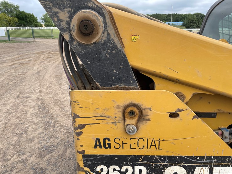 2014-caterpillar-262d-image-15