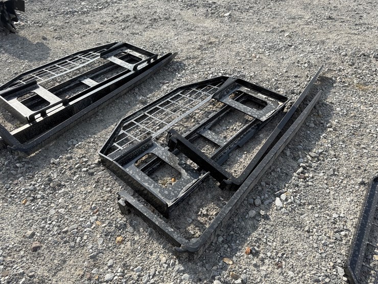 #2000-•-#26287-•-unused-giyi-gy-dhx-skid-steer-forks-image-3