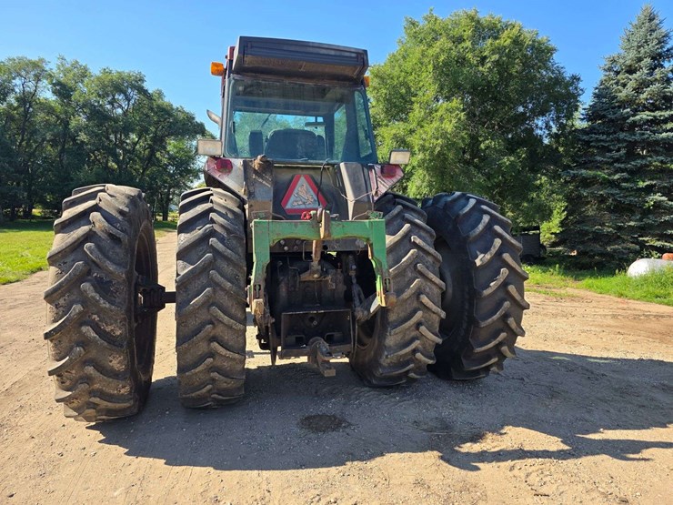 1984-case-ih-2394-image-14