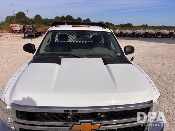 2012-chevrolet-3500-image-18